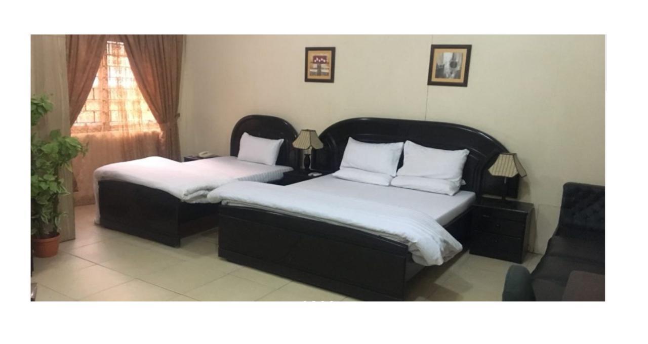 Luxury Inn Karachi Esterno foto