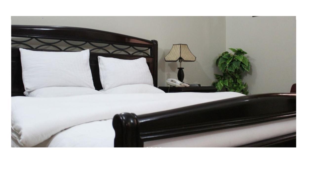 Luxury Inn Karachi Esterno foto