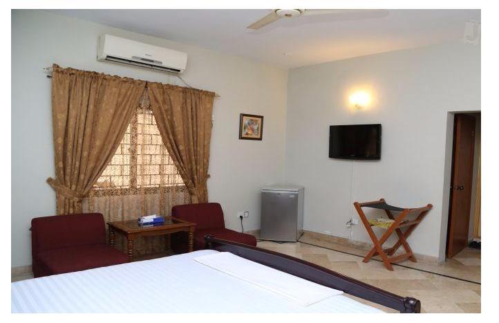 Luxury Inn Karachi Esterno foto