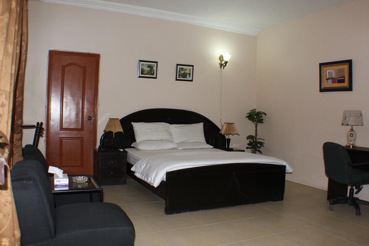 Luxury Inn Karachi Esterno foto