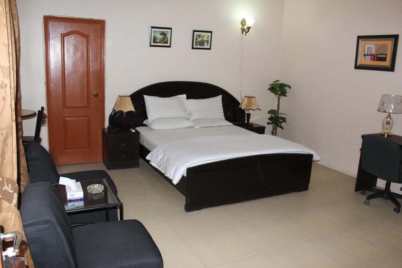 Luxury Inn Karachi Esterno foto