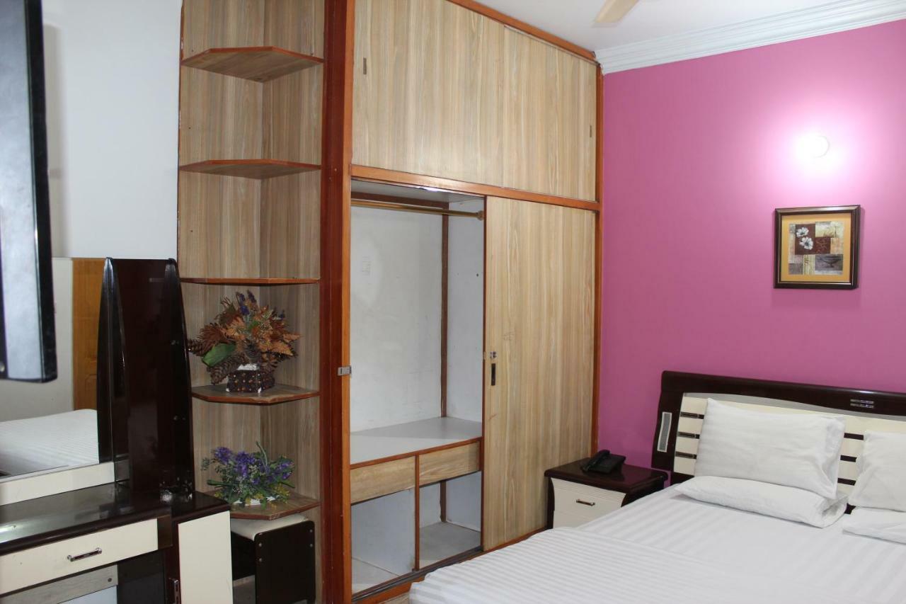 Luxury Inn Karachi Esterno foto