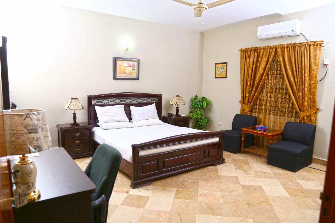 Luxury Inn Karachi Esterno foto